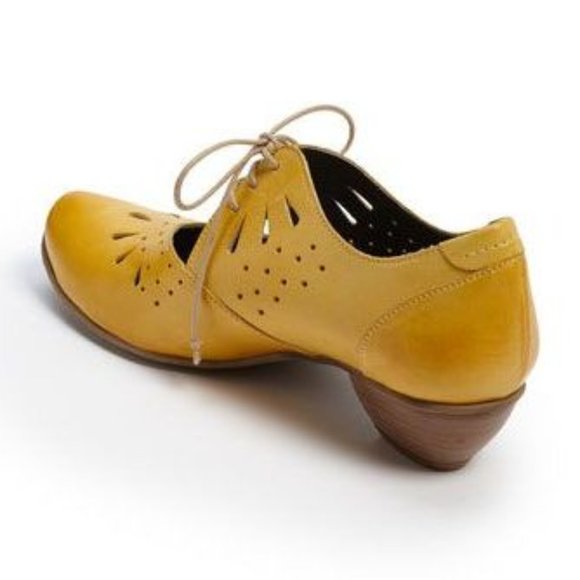 FIDJI Yellow Cutout Leather Bianca Pump Lace-Up Mary Jane sz 40/8 Women's Shoes - Picture 2 of 12